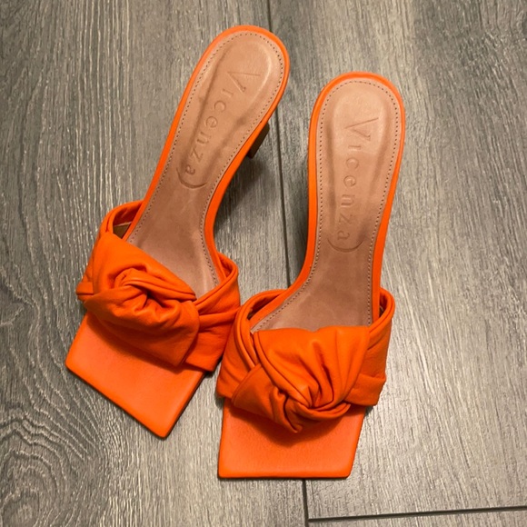 Vicenza Shoes - NWOT Vicenza Orange Heels